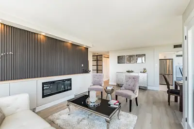 250 Webb Drive 704, Mississauga, On L5b 3z4