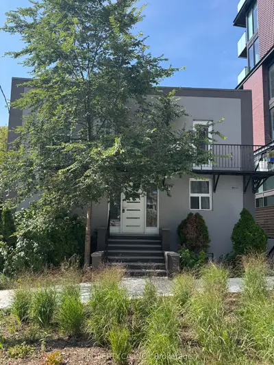 22 Brad Street #6, Toronto W02, On M6p 1n1