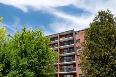 1017 Seneca Avenue 705, Mississauga, On L5g 3x5