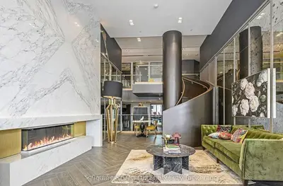 395 Dundas Street 820, Oakville, On L6m 4m2