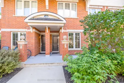 43 Hays Boulevard 3, Oakville, On L6h 0j1