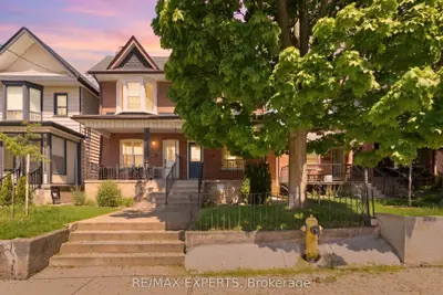 148 Ascot Avenue, Toronto W03, On M6e 1g4