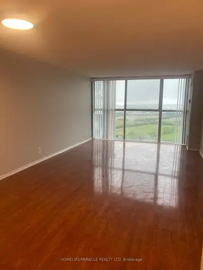 35 Trailwood Drive 2315, Mississauga, On L4z 3l6
