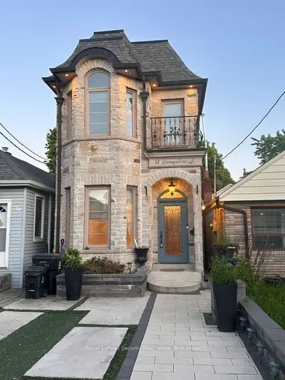 81 Livingstone Avenue, Toronto W04, On M6e 2l7
