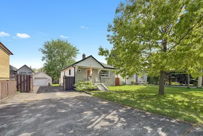 31 Burlingame Road, Toronto W06, On M8w 1y7