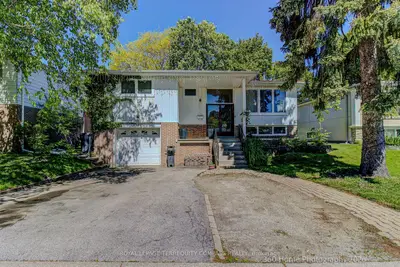 1583 Otterby Road, Mississauga, On L4x 1w8