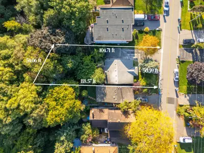 945 Beechwood Avenue, Mississauga, On L5g 4e3