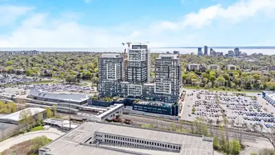 2093 Fairview Street 1902, Burlington, On L7r 0e6