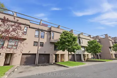 24 Reid Drive 21, Mississauga, On L5m 2a6