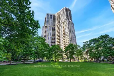 35 Kingsbridge Garden Circle Tph4, Mississauga, On L5r 3z5