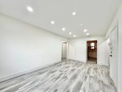 15 Stavebank Road N 4, Mississauga, On L5g 2t2