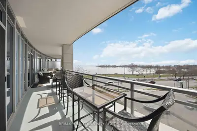 58 Marine Parade Drive 215, Toronto W06, On M8v 4g1