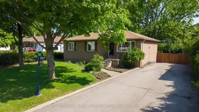 532 Sandmere Place, Oakville, On L6l 4g4