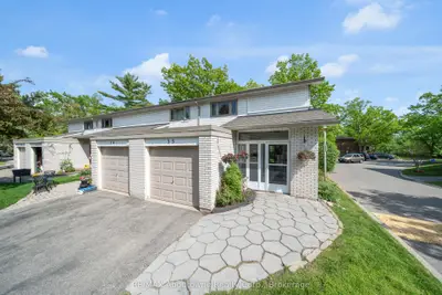 1270 Gainsborough Drive 35, Oakville, On M9a 0e1