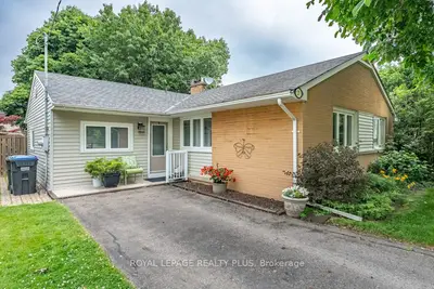 27 Sora Drive, Mississauga, On L5m 1b3