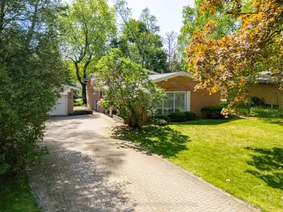2048 Elmhurst Avenue, Oakville, On L6j 1x1