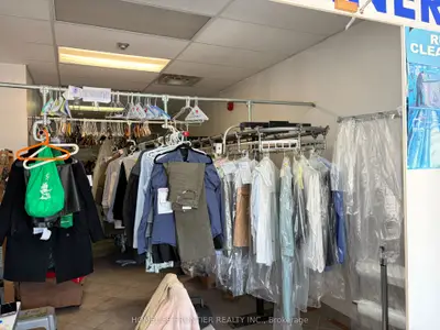 2415 Dundas Street W, Toronto, On M6p 1x3