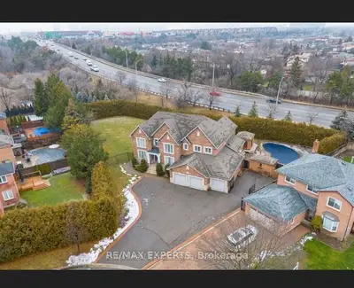 2489 Olinda Court, Mississauga, On L5c 4p5