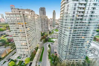 30 Elm Drive W 1811, Mississauga, On L5b 0n6