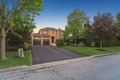 6311 Mulberry Crescent, Mississauga, On L5v 1b7
