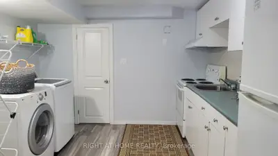 2655 Gananoque Drive 7, Mississauga, On L5n 3a6