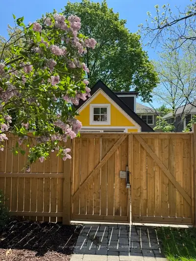 40 Bond Street Th, Oakville, On L6k 1l7