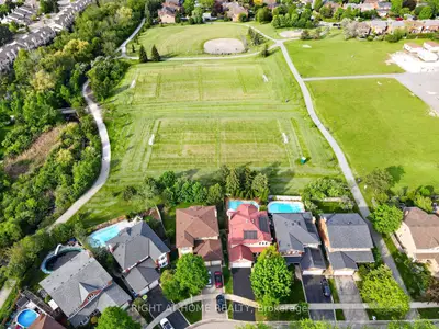 4629 Phoenix Park Crescent, Mississauga, On L5m 3e9