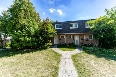 2050 Upper Middle Road 88, Burlington, On L7p 3r9