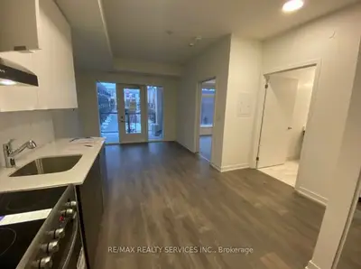 120 Canon Jackson Drive E 211, Toronto W04, On M6m 0b8