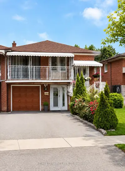 89 Hucknall Road, Toronto W05, On M3j 1w1