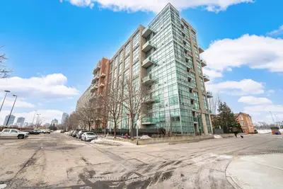 200 Manitoba Street 624, Toronto W06, On M8y 3y9