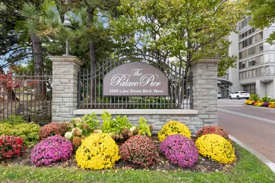 2045 Lake Shore Boulevard W 2904, Toronto W06, On M8v 2z6