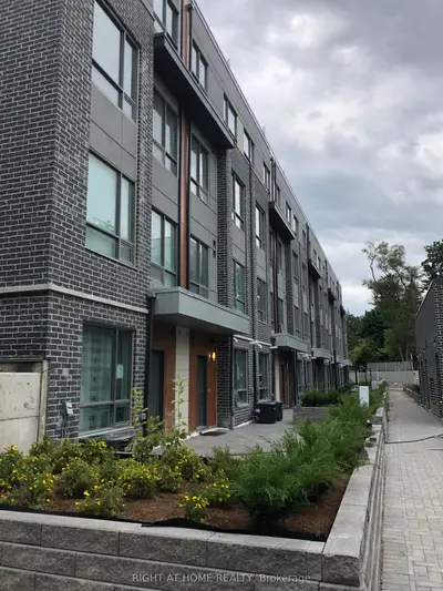 650 Atwater Avenue 38, Mississauga, On L5g 4k7