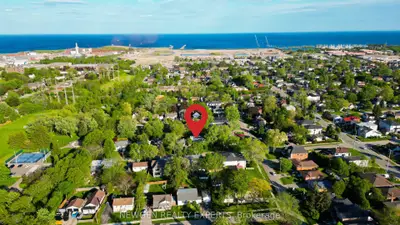 1070 Pelham Avenue, Mississauga, On L5e 1l2