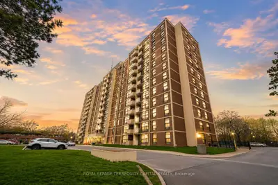 345 Driftwood Avenue 1109, Toronto W05, On M3n 2p4