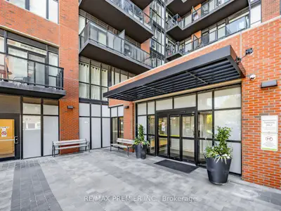 2300 St Clair Avenue W 615, Toronto, On M6n 0b3