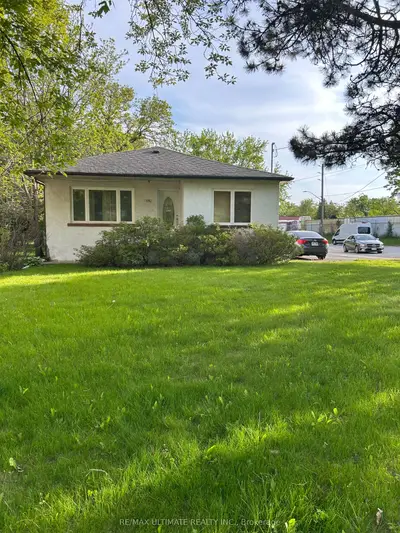 1076 Dixie Road, Mississauga, On L5e 2p4