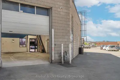 155 Tory York Drive 17b, Toronto W05, On M9l 1x9