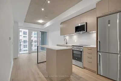 1808 St Clair Avenue 410, Toronto W03, On M6n 0c1