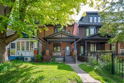213 Laughton Avenue, Toronto W03, On M6n 2x7