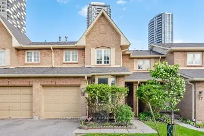 35 Ceremonial Drive 18, Mississauga, On L5r 3g6