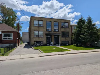 5 Hertford Avenue 2, Toronto W03, On M6m 1s1