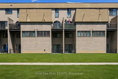2095 Roche Court 146, Mississauga, On L5k 2c8