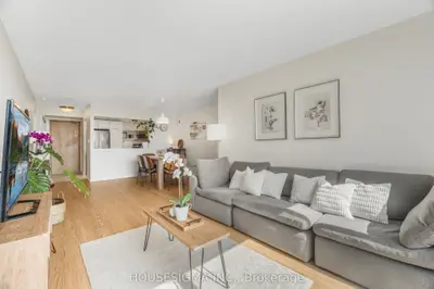22 Southport Street 438, Toronto W01, On M6s 4y9