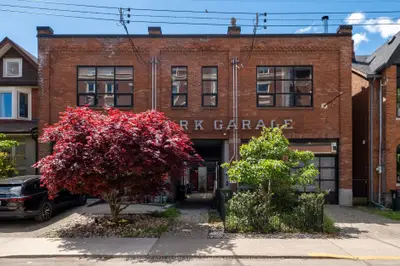 121r Fermanagh Avenue, Toronto W01, On M6r 1m1