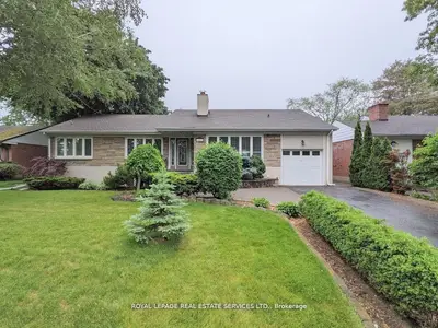 1602 Lincolnshire Blvd. Boulevard, Mississauga, On L5e 2s7