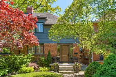 17 Lincoln Avenue, Toronto W02, On M6p 1m7