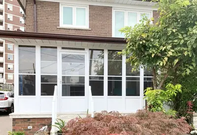 18 Sonnet Court Bsmt, Toronto W04, On M6l 1j6