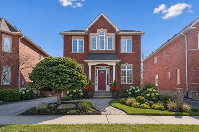 2484 Capilano Crescent, Oakville, On L6h 6l4