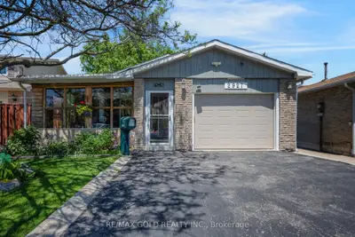 2927 Arles Mews, Mississauga, On L5n 2n1